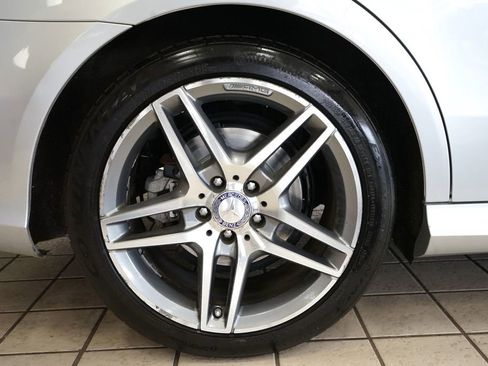 Used 2014 Mercedes-Benz E 350 4MATIC Sedan image 58