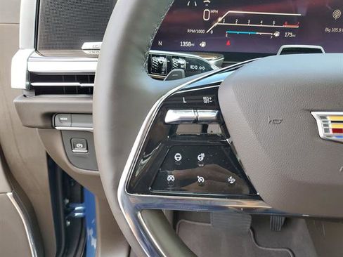 Certified 2025 Cadillac Escalade Premium Luxury image 46