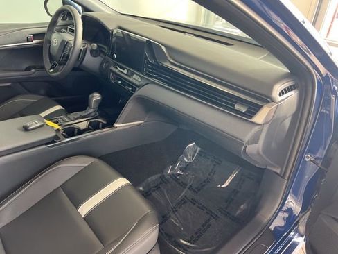 Used 2025 Toyota Camry SE image 22
