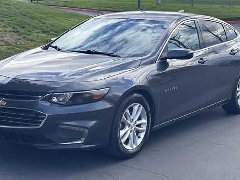 Used 2017 Chevrolet Malibu LT image 1