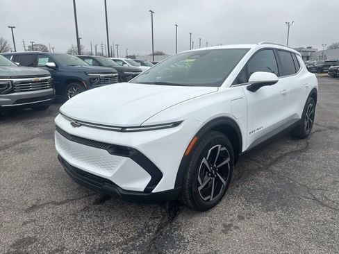 New 2026 Chevrolet Equinox EV LT image 7