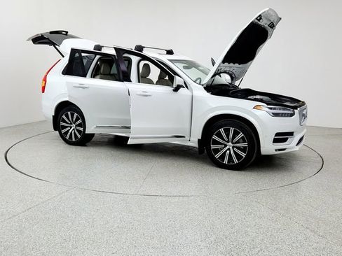 Used 2023 Volvo XC90 B5 Plus image 10