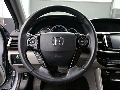 Used 2017 Honda Accord EX-L image 8