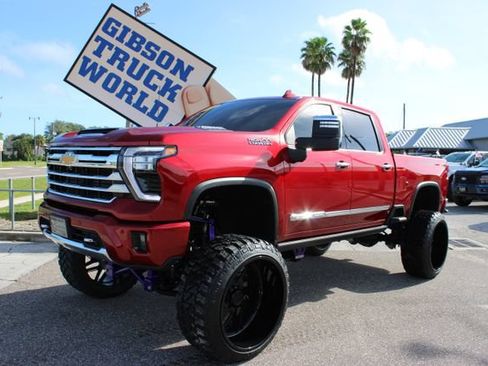 Used 2024 Chevrolet Silverado 2500 High Country w/ Technology Package AWD/4WD image 1