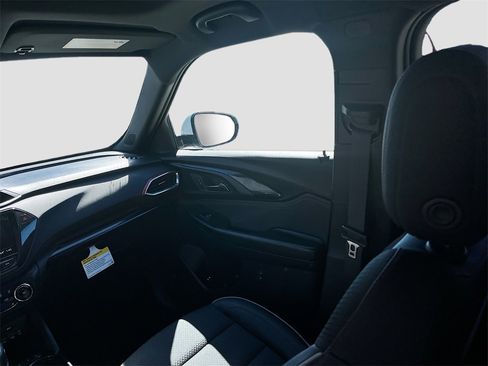 Used 2023 Chevrolet TrailBlazer RS w/ Sun and Liftgate Package image 24