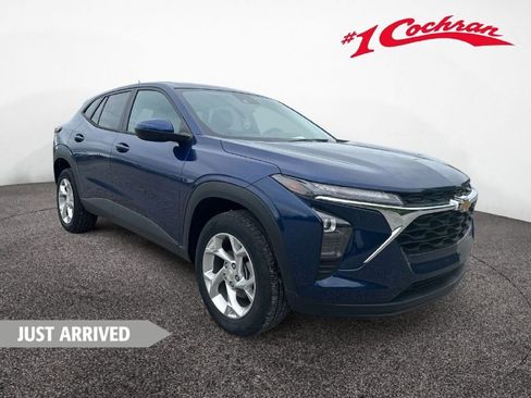 Certified 2024 Chevrolet Trax LS w/ LS Convenience Package FWD image 1