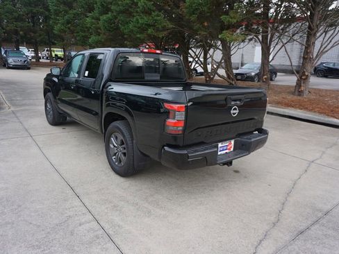 Used 2025 Nissan Frontier SV w/ SV Convenience Package RWD image 19