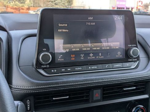 Used 2023 Nissan Rogue SV image 13