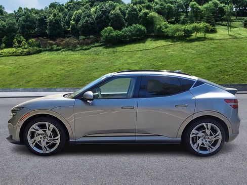 Used 2023 Genesis GV60 Performance image 9