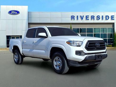 Used 2023 Toyota Tacoma SR image 1