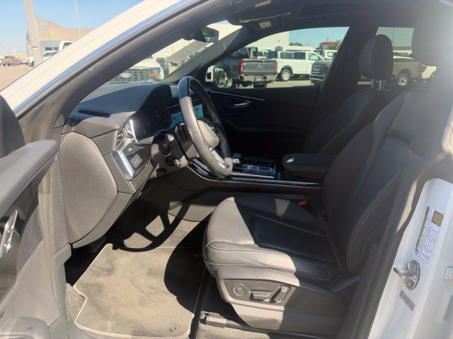 Used 2019 Audi Q8 Premium Plus w/ Premium Plus AWD/4WD image 5