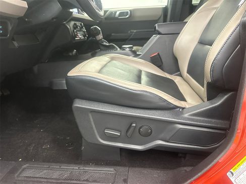 Used 2024 Ford Bronco Wildtrak image 10