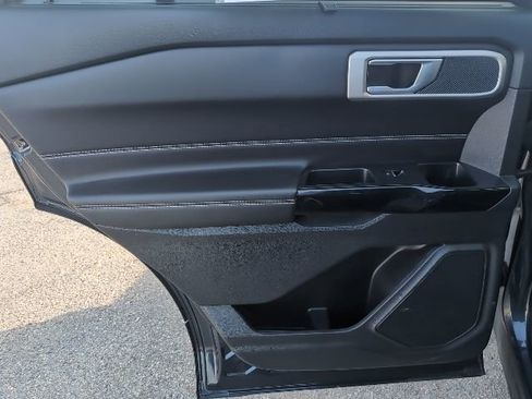 Certified 2022 Ford Explorer ST image 17