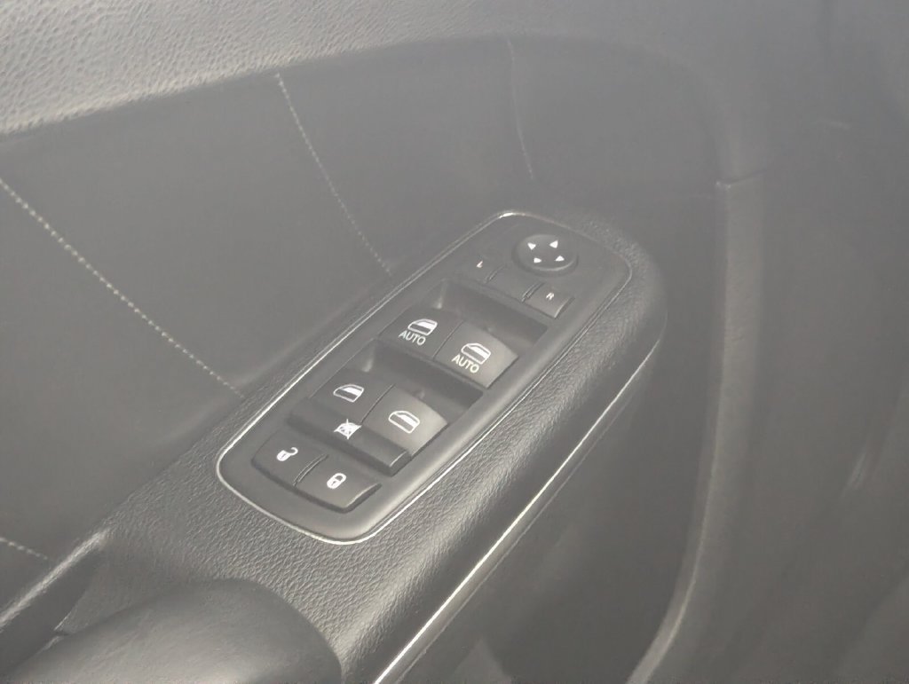 Used 2016 Dodge Charger R/T RWD image 15