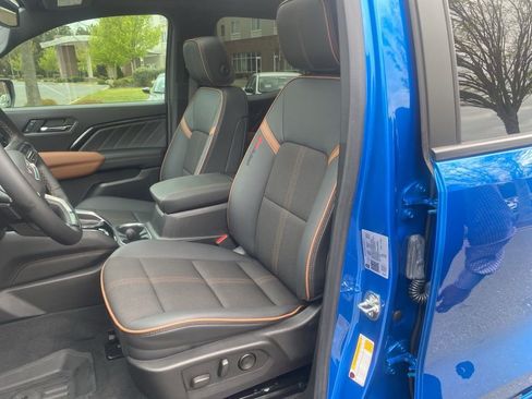 Used 2024 GMC Canyon AT4 w/ Technology Package image 13