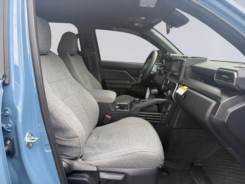 Used 2025 Toyota 4Runner SR5 AWD/4WD image 18