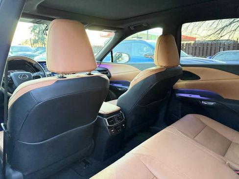 Used 2025 Lexus RX 350 w/ Convenience Package image 16