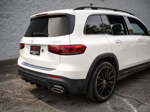 Used 2021 Mercedes-Benz GLB 250 4MATIC w/ AMG Line image 16