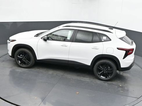 New 2026 Chevrolet Trax ACTIV FWD image 37