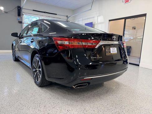 Used 2016 Toyota Avalon XLE Premium image 5
