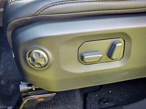 New 2026 Jeep Gladiator Sport AWD/4WD image 15