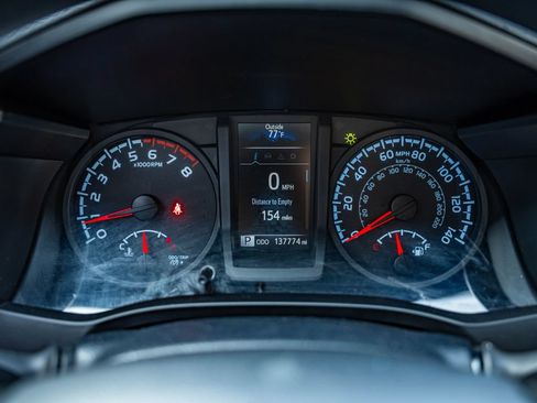 Used 2018 Toyota Tacoma SR w/ SR Convenience Package RWD image 24