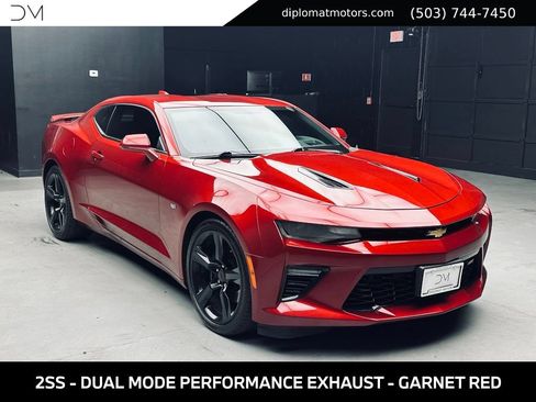 Used 2016 Chevrolet Camaro SS RWD image 6