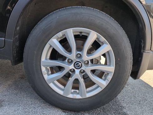 Used 2020 Nissan Rogue S w/ Special Edition Package image 8