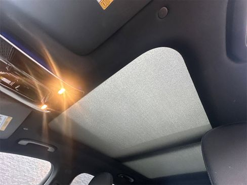 Certified 2025 Mercedes-Benz GLC 300 image 6