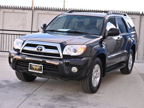 Used 2008 Toyota 4Runner SR5 RWD image 3