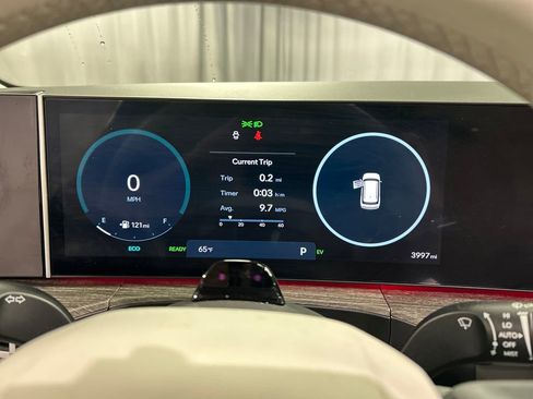 Used 2025 Hyundai Santa Fe Limited image 14