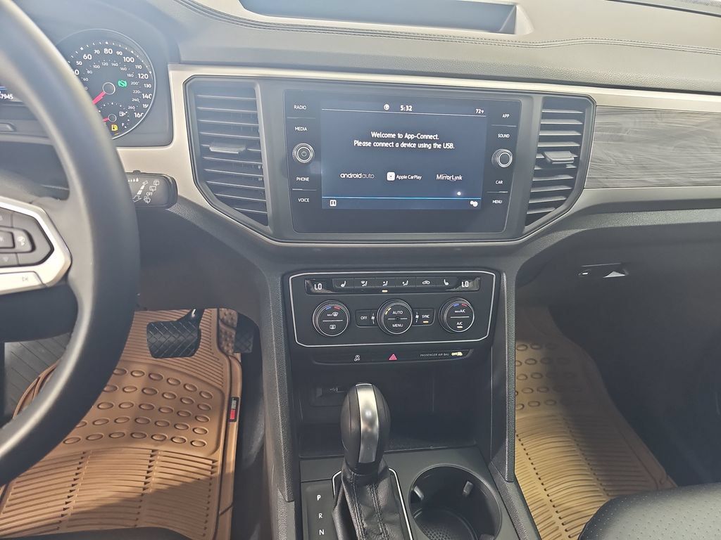 Used 2020 Volkswagen Atlas Cross Sport SE w/ Panoramic Sunroof Package FWD image 26