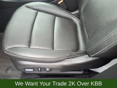 Used 2023 Buick Encore GX Essence w/ Experience Buick Package image 12