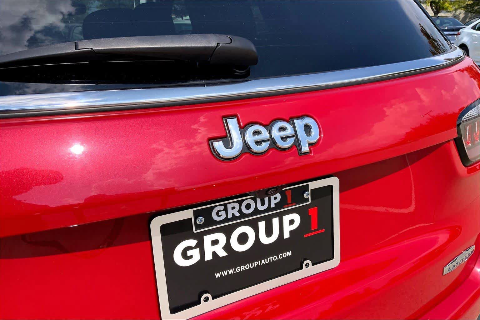 Used 2024 Jeep Compass Latitude AWD/4WD image 32