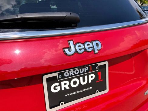 Used 2024 Jeep Compass Latitude AWD/4WD image 32