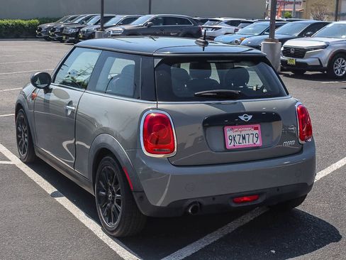 Used 2017 MINI Cooper 2-Door Hardtop image 7
