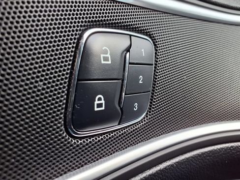 Used 2017 Ford Explorer Limited FWD image 18