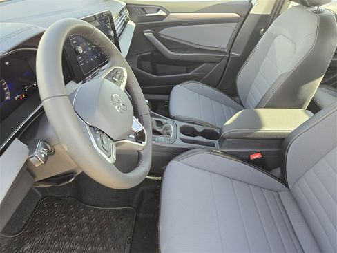 New 2026 Volkswagen Jetta SE image 10