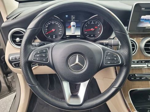Used 2019 Mercedes-Benz GLC 300 4MATIC image 18
