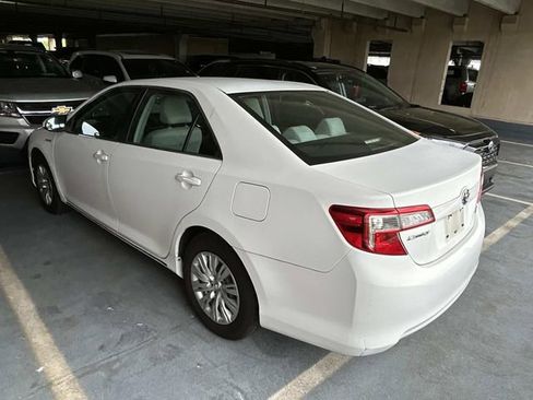 Used 2012 Toyota Camry LE image 2