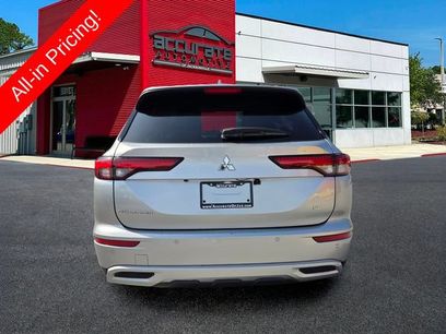 Used 2023 Mitsubishi Outlander SE
