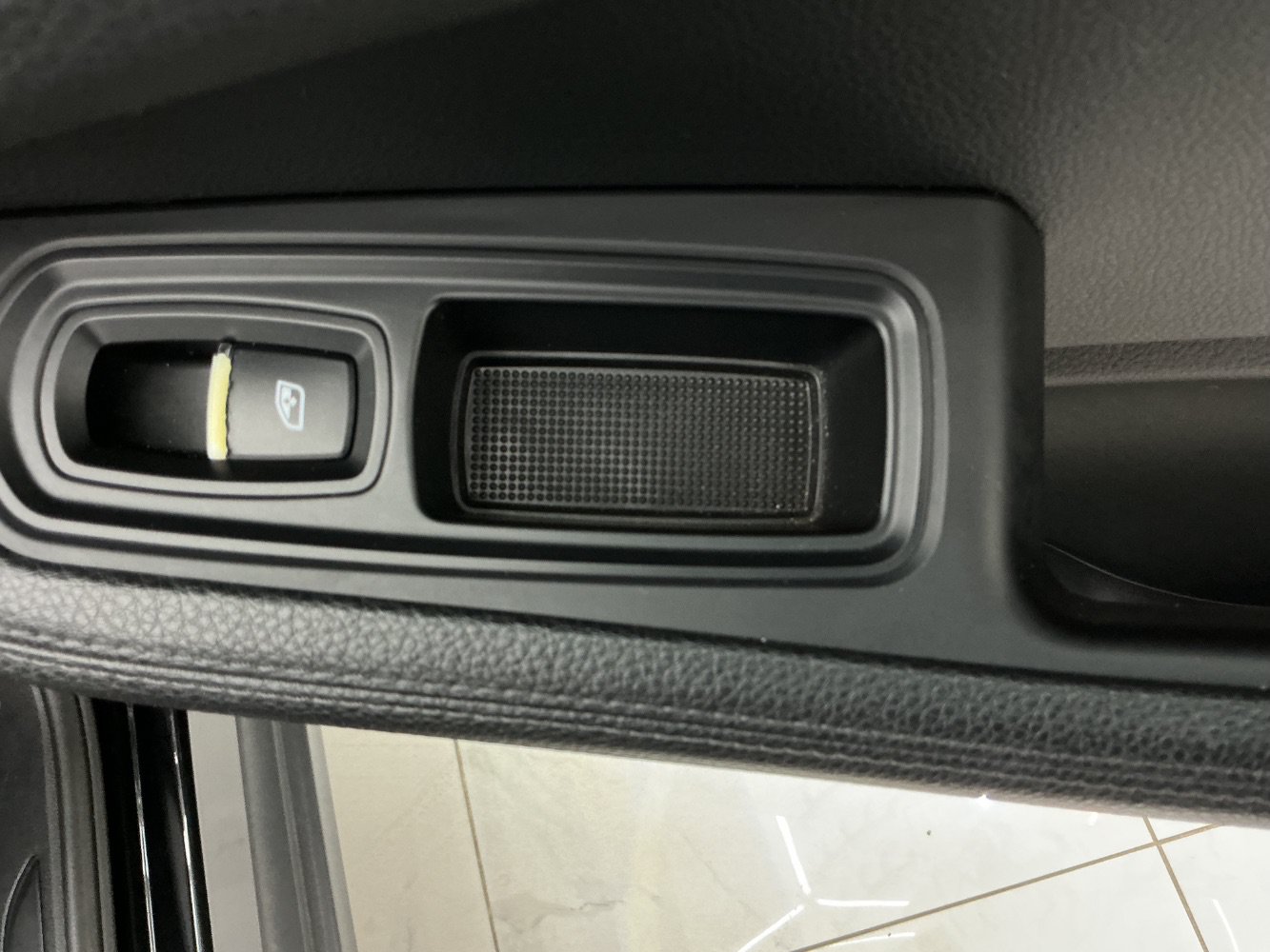Used 2018 Porsche Macan AWD/4WD image 41