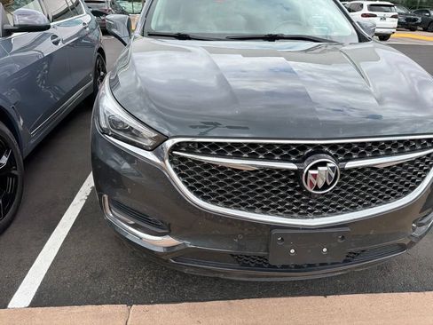 Used 2018 Buick Enclave Avenir w/ Avenir Technology Package AWD/4WD image 2