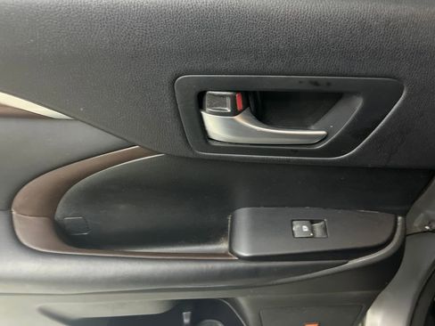 Used 2015 Toyota Highlander Limited Platinum image 53