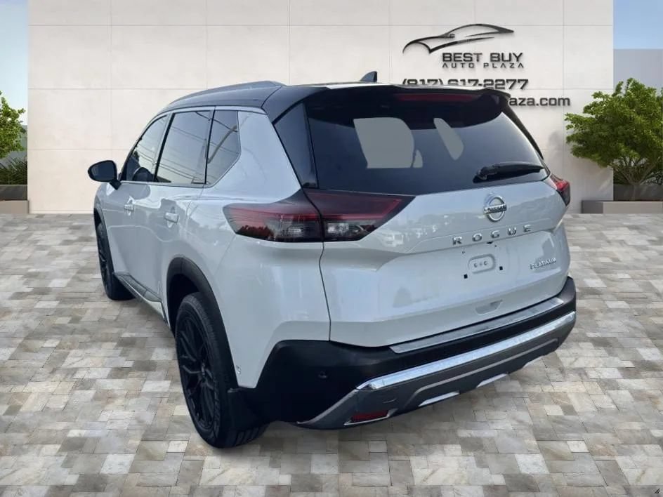 Used 2021 Nissan Rogue Platinum FWD image 5