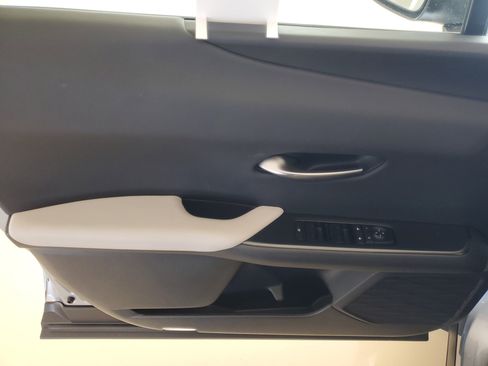 Used 2025 Lexus UX 300h FWD w/ Accessory Package (Z1) image 23