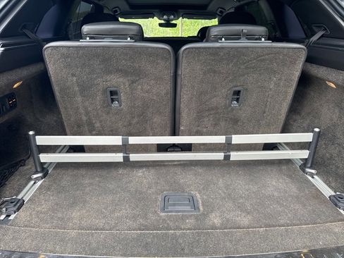 Used 2018 Bentley Bentayga Activity image 47