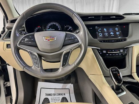 Used 2018 Cadillac XT5 Premium Luxury w/ LPO, Wheel Lock Package AWD/4WD image 14