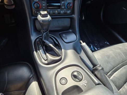 Used 2004 Chevrolet Corvette Coupe w/ Roof Package RWD image 19