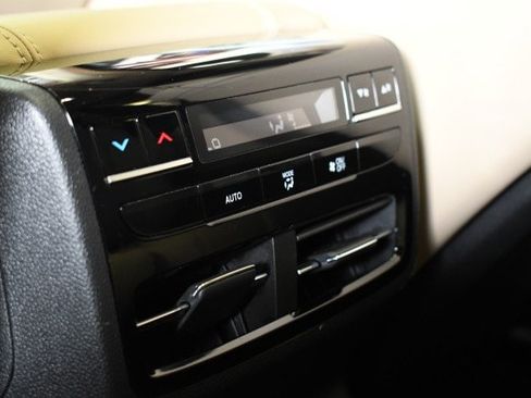 Used 2023 Acura MDX SH-AWD w/ Technology Package image 22